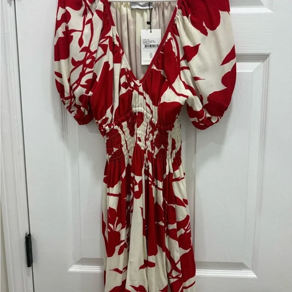 FAITHFULL THE BRAND x REVOLVE Salone Mini Dress in Red Floral - Picture 4 of 7